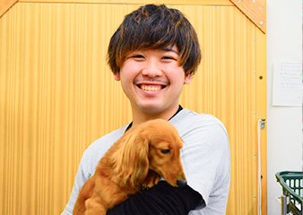 徳重店店長 トリマー 中澤 駿